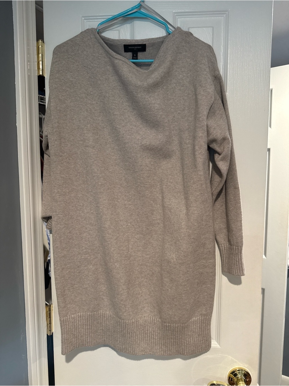 Banana Republic Women's Taupe Scoop Neck Pullover Sweater